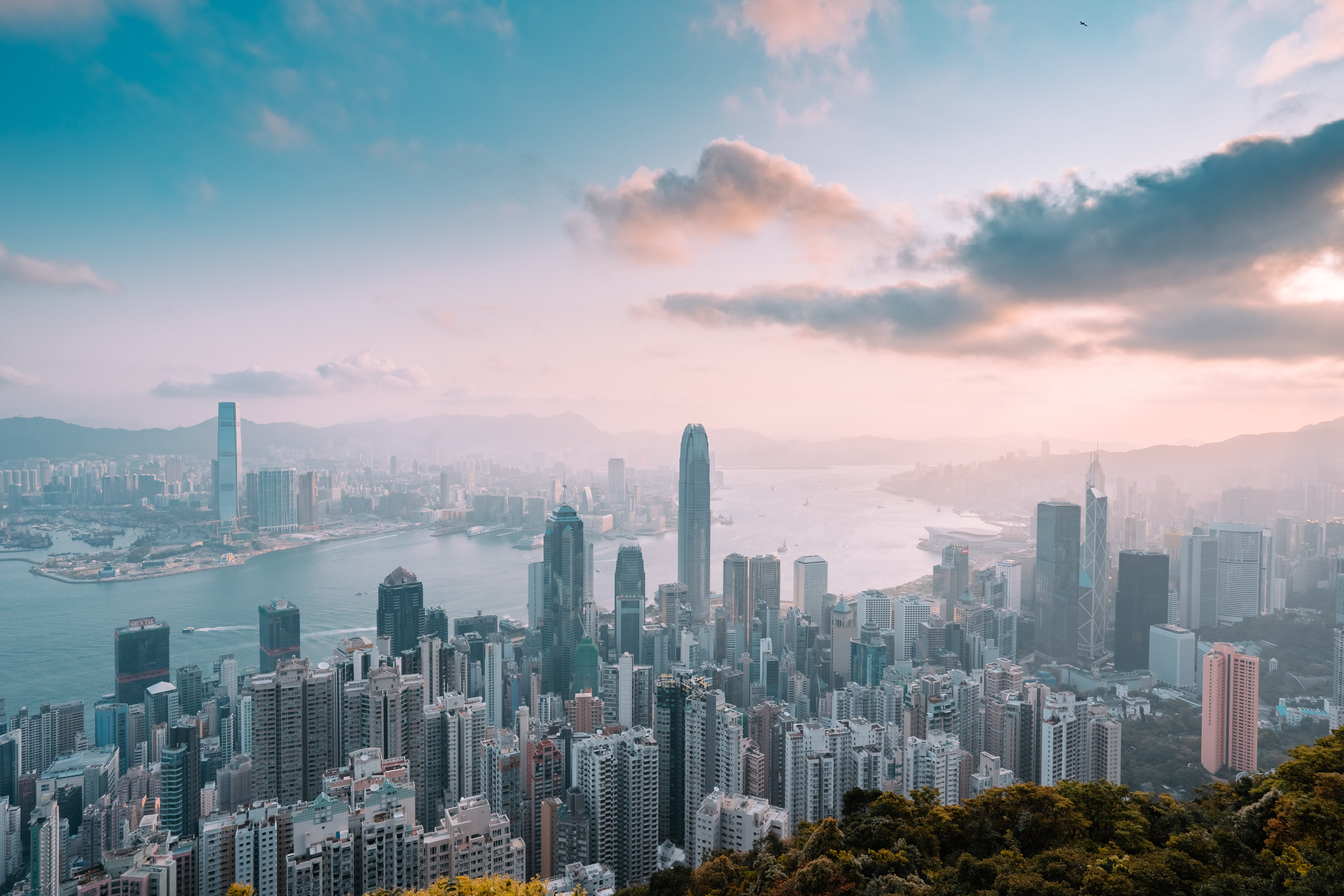 香港投资移民重大调整：加密货币首次纳入认可资产，详解3000万门槛如何实现永居